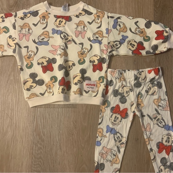 Disney Girl's Size 3T Adorable Outfit With Disney Characters Print - Picture 3 of 8